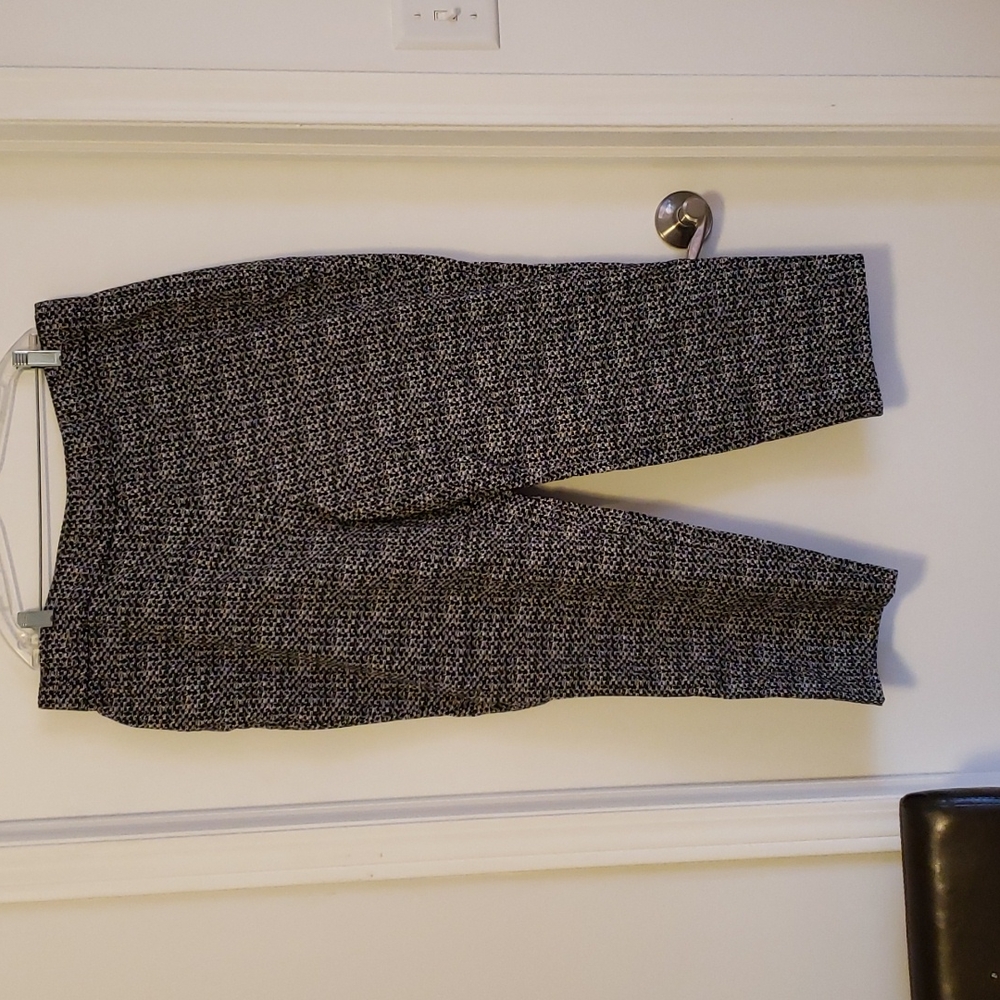 💥3/30💥Black and white print capris